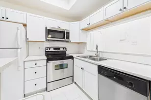 806 W 24th St, Austin, TX 78705 - Photo 5