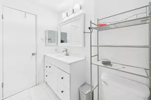 806 W 24th St, Austin, TX 78705 - Photo 15