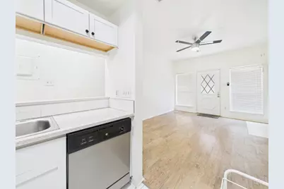 806 W 24th Street #114, Austin, TX 78705 - Photo 9