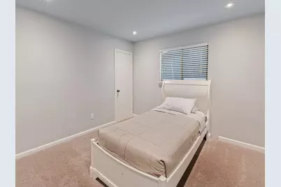 404 Mulberry Drive, Austin, TX 78745 - Photo 11