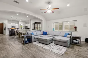 321 Lightcliff St, Hutto, TX 78634 - Photo 9