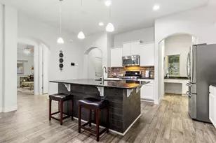 321 Lightcliff St, Hutto, TX 78634 - Photo 5