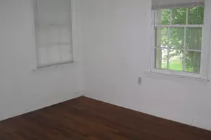 205 Oscar St, Taylor, TX 76574 - Photo 3