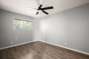 838 N Meadows Dr, Austin, TX 78758 - Photo 11