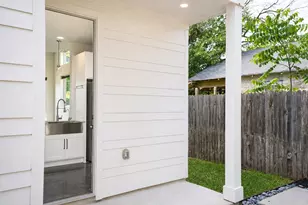 1123 Omega Ave, Austin, TX 78721 - Photo 33