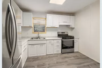 4701 Leslie Avenue, Austin, TX 78721 - Photo 13