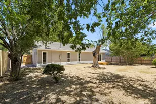 106 Cottonwood Dr, Hutto, TX 78634 - Photo 25