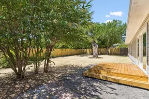 106 Cottonwood Dr, Hutto, TX 78634 - Photo 23