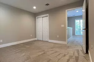 935 La Posada Dr, Austin, TX 78752 - Photo 17