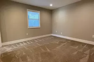 935 La Posada Dr, Austin, TX 78752 - Photo 15