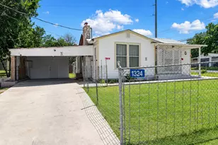 1324 5th St, Kerrville, TX 78028 - Photo 1