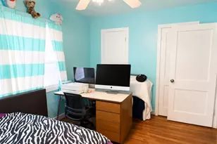 1324 5th St, Kerrville, TX 78028 - Photo 5