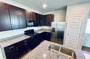 117 Huckleberry Ln, Elgin, TX 78621 - Photo 9