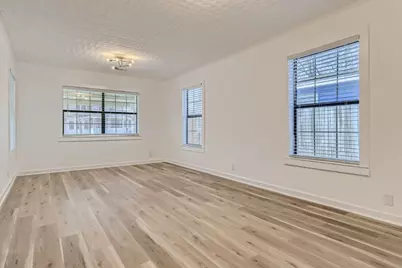 902 Hackberry Street, Taylor, TX 76574 - Photo 5