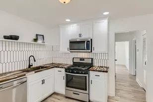 902 Hackberry St, Taylor, TX 76574 - Photo 7