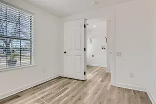 902 Hackberry St, Taylor, TX 76574 - Photo 13