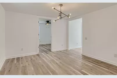 902 Hackberry Street, Taylor, TX 76574 - Photo 7