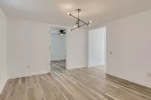 902 Hackberry St, Taylor, TX 76574 - Photo 7