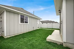 126 Huckleberry Ln, Elgin, TX 78621 - Photo 11