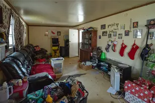 303 Yoakum St, Rockdale, TX 76567 - Photo 7