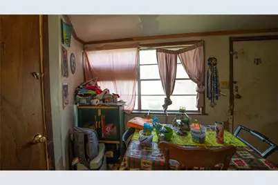 303 Yoakum St, Rockdale, TX 76567 - Photo 9