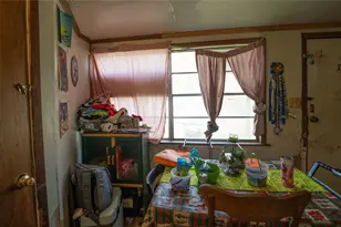 303 Yoakum St, Rockdale, TX 76567 - Photo 9