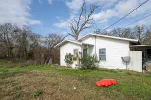 303 Yoakum St, Rockdale, TX 76567 - Photo 1
