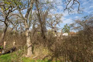 303 Yoakum St, Rockdale, TX 76567 - Photo 17