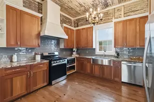 1201 Farm St, Bastrop, TX 78602 - Photo 11