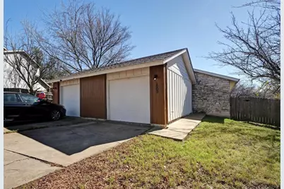 1903 Townesouth Circle #B, Austin, TX 78741 - Photo 5