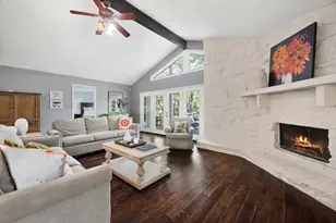 1211 Falcon Ledge Dr, Austin, TX 78746 - Photo 11
