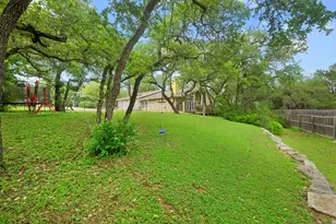 1211 Falcon Ledge Dr, Austin, TX 78746 - Photo 11