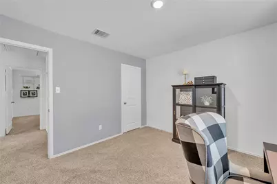 752 Circle Way #35H, Jarrell, TX 76537 - Photo 15