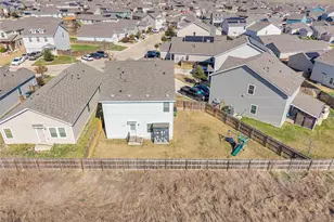 752 Circle Wy, Jarrell, TX 76537 - Photo 3