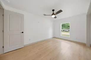 709 S Polk St, Giddings, TX 78942 - Photo 17