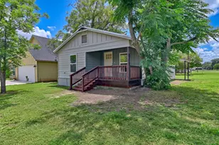 709 S Polk St, Giddings, TX 78942 - Photo 35