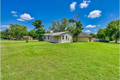 709 S Polk Street, Giddings, TX 78942 - Photo 5