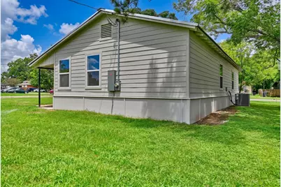 709 S Polk Street, Giddings, TX 78942 - Photo 23