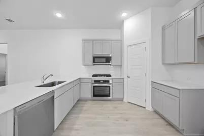 186 Hornet Street, Elgin, TX 78621 - Photo 11