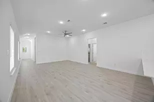 186 Hornet St, Elgin, TX 78621 - Photo 7