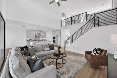9212 Flatbush Drive, Austin, TX 78744 - Photo 7