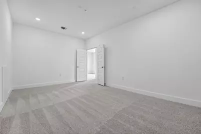9212 Flatbush Drive, Austin, TX 78744 - Photo 15