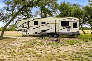 820 Gln Crst Dr, Blanco, TX 78606 - Photo 23