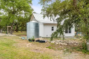 820 Gln Crst Dr, Blanco, TX 78606 - Photo 17