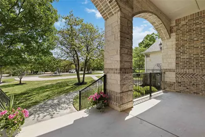 205 W Majestic Oak Lane, Georgetown, TX 78633 - Photo 5