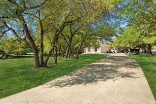 205 W Majestic Oak Ln, Georgetown, TX 78633 - Photo 35