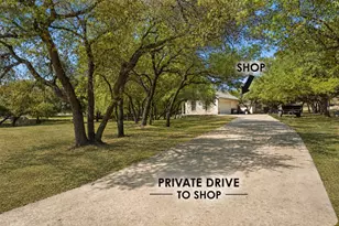 205 W Majestic Oak Ln, Georgetown, TX 78633 - Photo 35