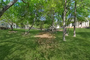 205 W Majestic Oak Ln, Georgetown, TX 78633 - Photo 39