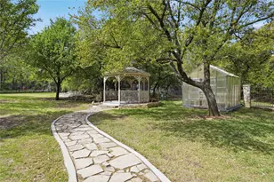205 W Majestic Oak Ln, Georgetown, TX 78633 - Photo 35
