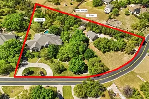 205 W Majestic Oak Ln, Georgetown, TX 78633 - Photo 3